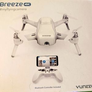 Yuneec Breeze 4k Camera Drone With Bluetooth Controller